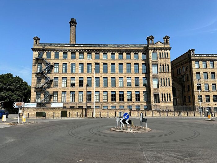 1 Bedroom Flat For Sale In Apartment, New Mill, Salts Mill Road, Shipley, West Yorkshire, BD17