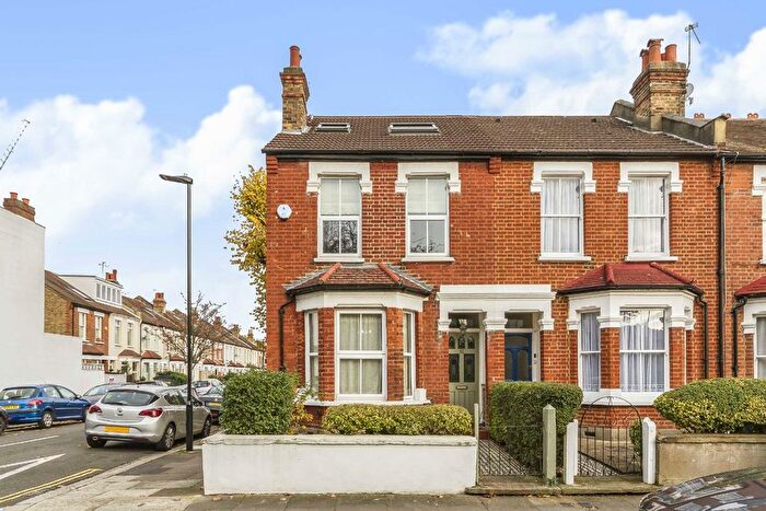 3 Bedroom Property To Rent In Westfield Road, Ealing, W13