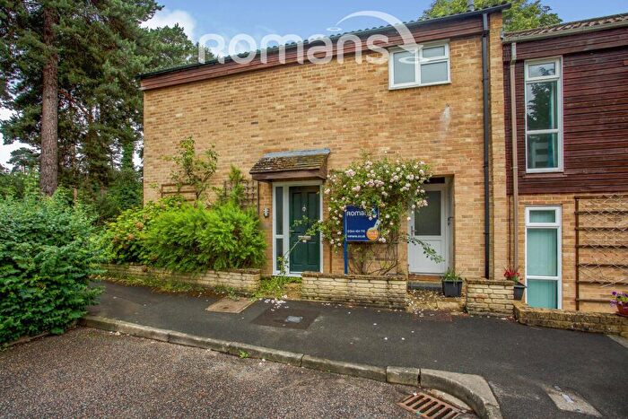 3 Bedroom Semi Detached House To Rent In Pembroke, Bracknell, RG12