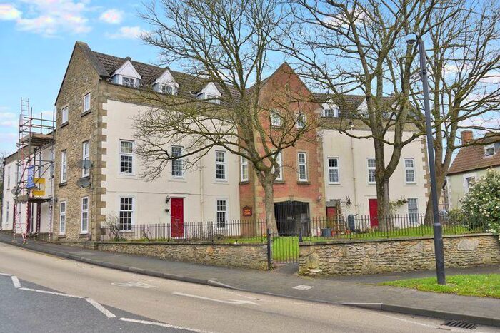 2 Bedroom Flat To Rent In Vallis Way, Frome, Somerset, BA11