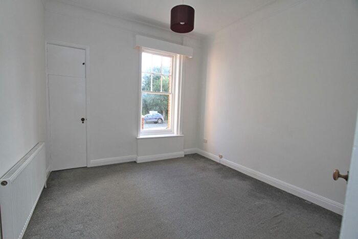2 Bedroom Flat For Sale In Grange Road, Eastbourne, BN21