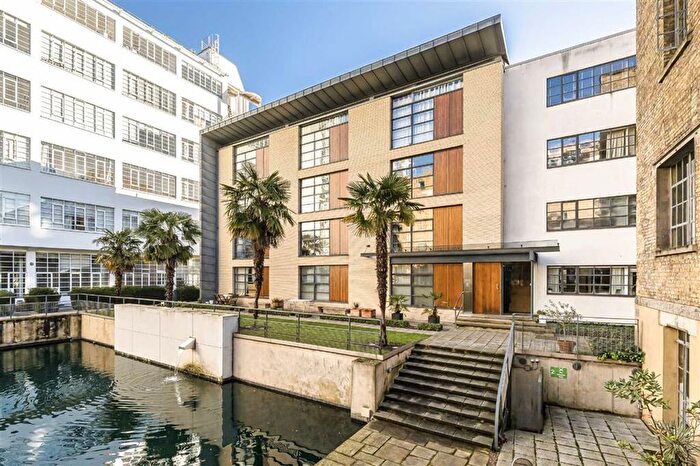 2 Bedroom Flat For Sale In Grange Road, London Bridge, SE1