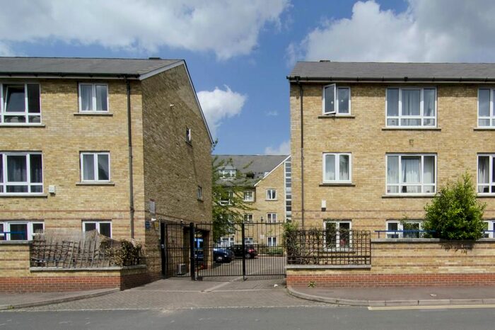 3 Bedroom Detached House To Rent In Rainhill Way, Bow, London, E3