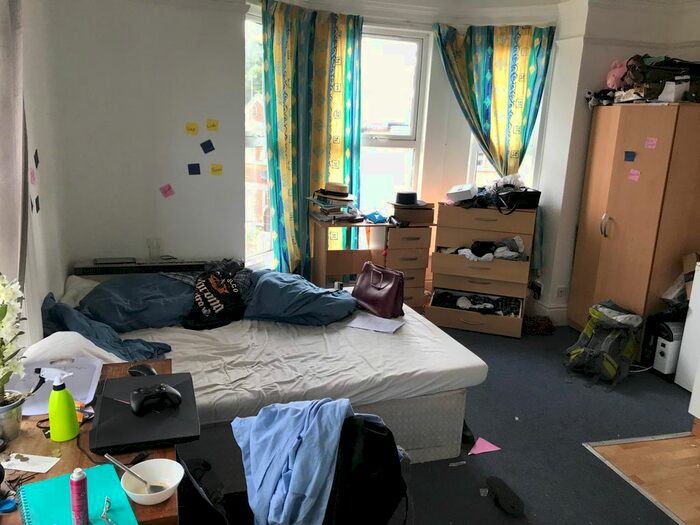 Studio To Rent In Portswood Road, Southampton SO17