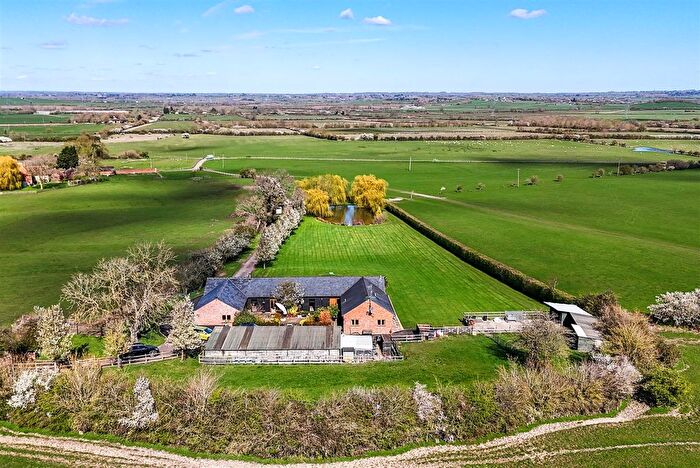 5 Bedroom Detached House For Sale In Hogshaw, Buckingham, MK18