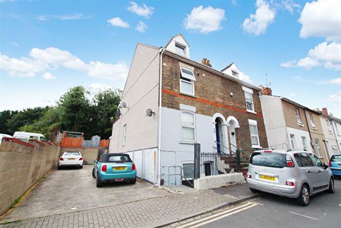 1 Bedroom Maisonette To Rent In Cross Street, Old Town, Swindon, SN1