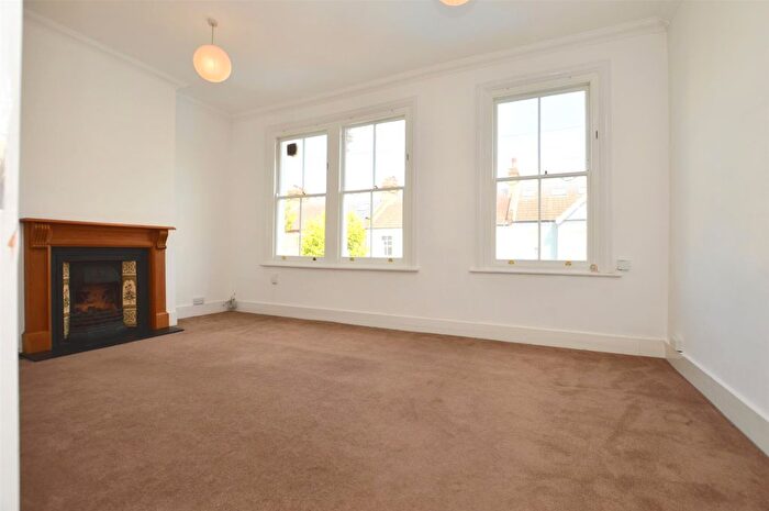 4 Bedroom Flat To Rent In Lainson Street, London, SW18