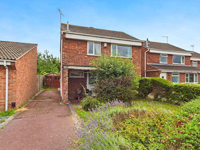 3 Bedroom Detached House For Sale In Lundie Close, Stenson Fields, DE24