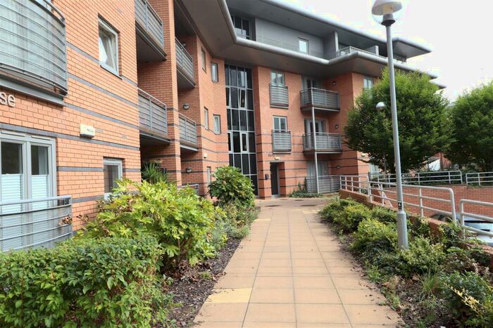 1 Bedroom Flat To Rent In Alvis House Manor House Drive Coventry, CV1