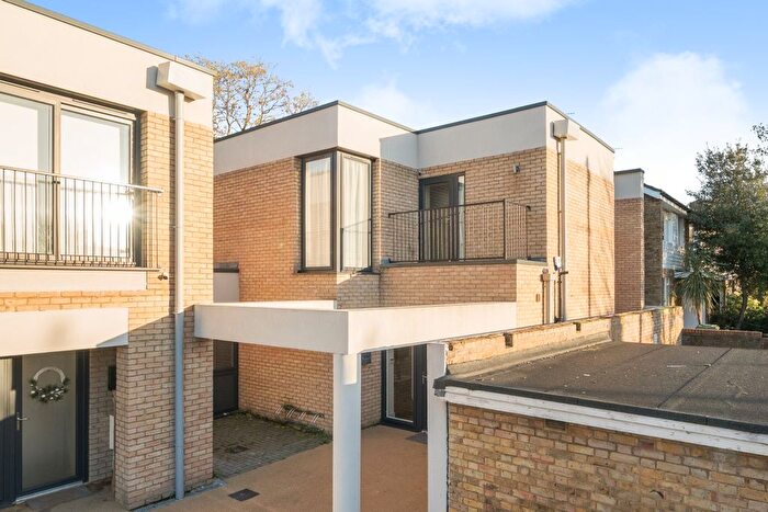 5 Bedroom Semi-Detached House To Rent In Davison Close, Greenwich, SE13