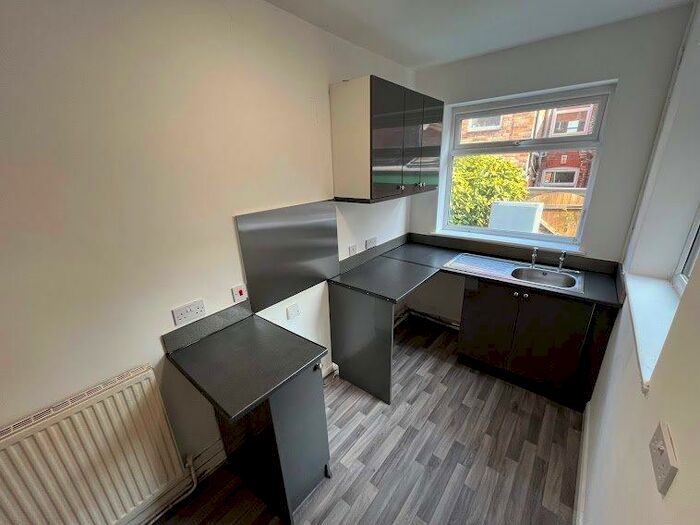 Terraced House To Rent In Ben Street, Nottingham, NG7