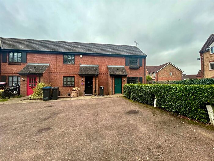 2 Bedroom Property To Rent In Mallards Rise, Harlow, CM17