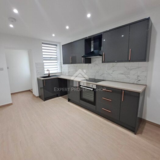 2 Bedroom House To Rent In Cambria Terrace, Worksop, Nottinghamshire, S80