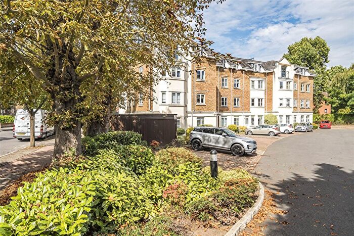 2 Bedroom Flat For Sale In Oakwood Avenue, Beckenham, BR3