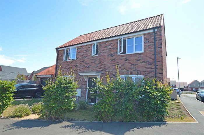 3 Bedroom Detached House For Sale In Papworth Drive, Crowland, PE6