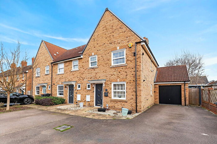 3 Bedroom End Of Terrace House For Sale In Ladybird Way, Wixams, MK42