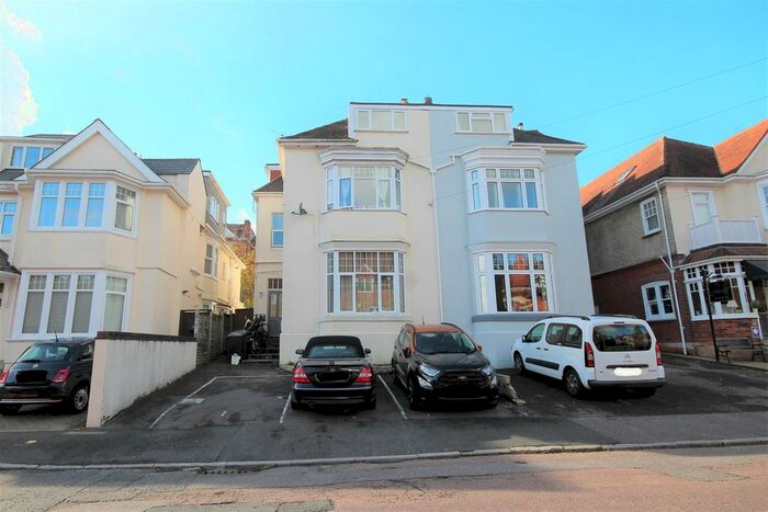2 Bedroom Flat To Rent In Studland Road, Westbourne, Bournemouth, BH4