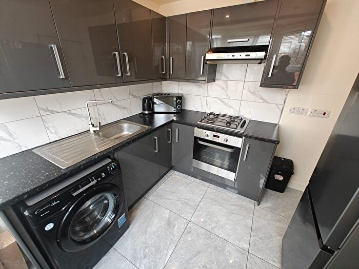 1 Bedroom Flat To Rent In Willoughby Road, London, N8