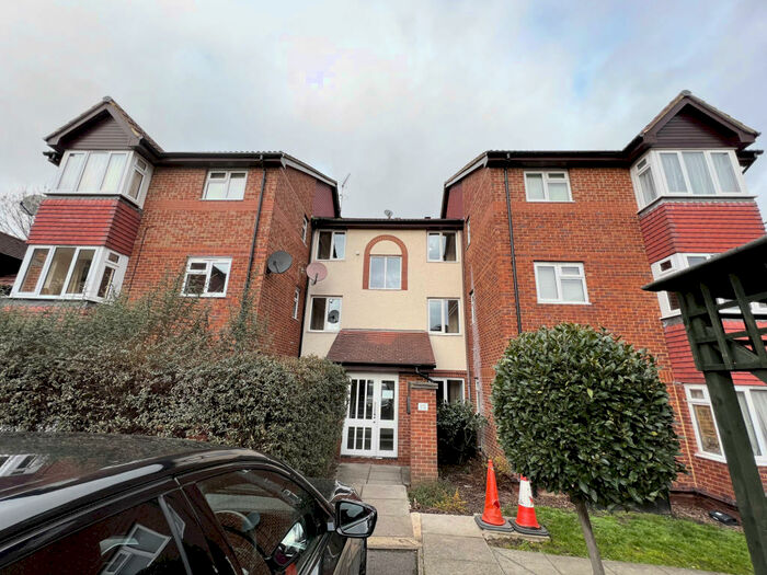 1 Bedroom Flat To Rent In Sterling Gardens, New Cross, SE14