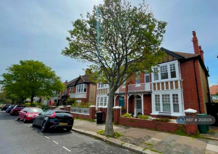 2 Bedroom Flat To Rent In Langdale Gardens, Hove, BN3