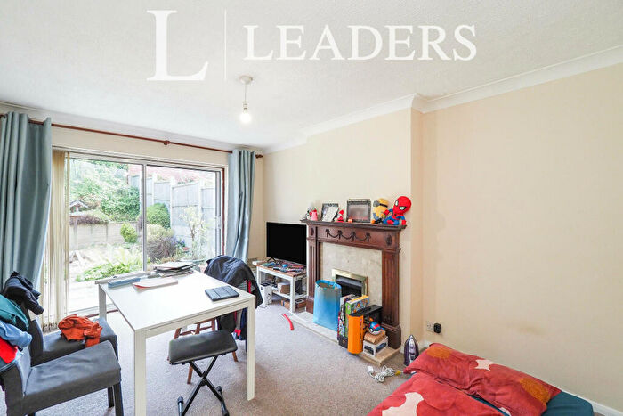 2 Bedroom Bungalow To Rent In Calverton Road, NG5