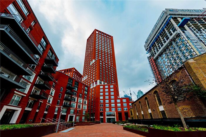 2 Bedroom Flat To Rent In Keybridge Tower, Exchange Gardens, London, SW8