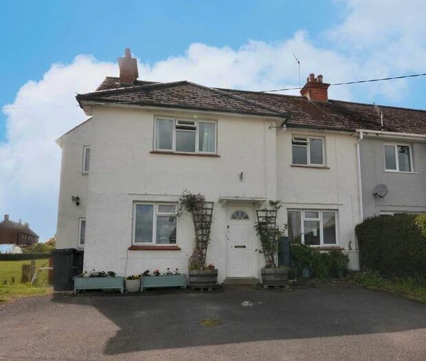 4 Bedroom SemiDetached House For Sale In Thornhill Road, Stalbridge