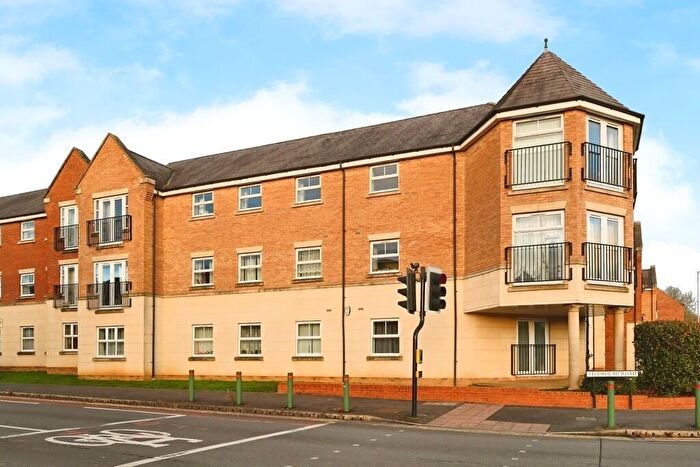 2 Bedroom Flat For Sale In Dunster Close, Rugby, CV22