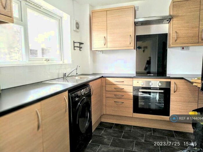 2 Bedroom Flat To Rent In Chelmsford, Chelmsford, CM2