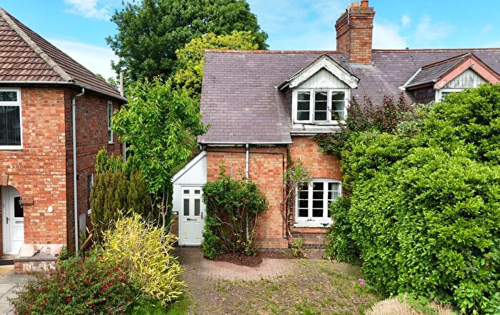 2 Bedroom Semi-Detached House For Sale In Cottagers Close, Leicester, LE2