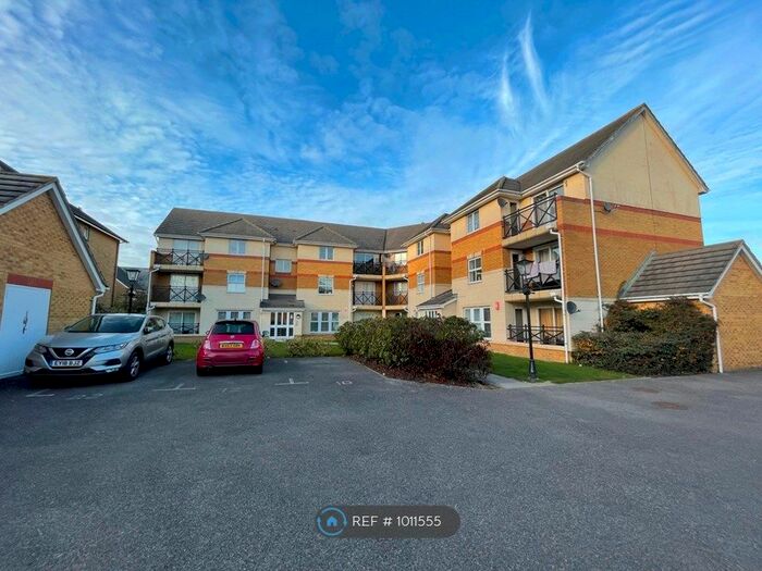 3 Bedroom Flat To Rent In Sewell Close, Chafford Hundred, Grays RM16