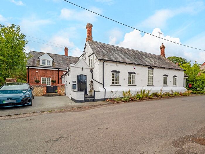 5 Bedroom Detached House For Sale In Church End Leckhampstead, Buckinghamshire, MK18