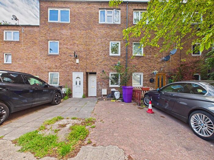 4 Bedroom Terraced House For Sale In Brick Lane, Shoreditch, E1