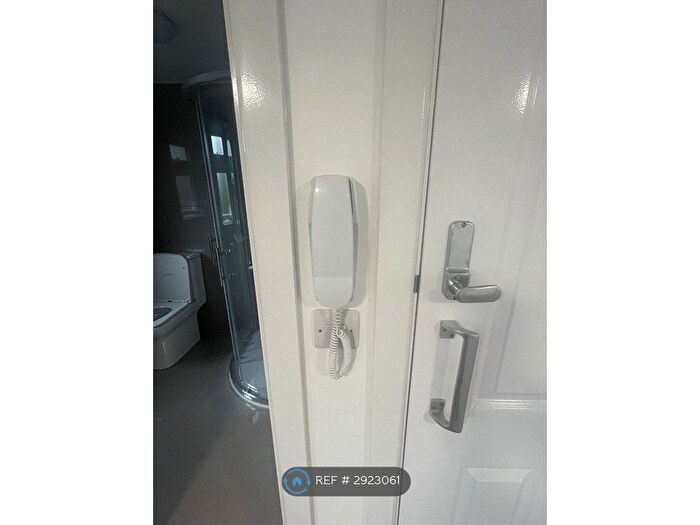 Studio To Rent In Broadwater Road, London, SW17