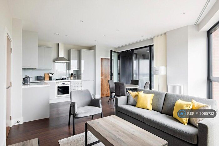 2 Bedroom Flat To Rent In Handlebury House, London, E14
