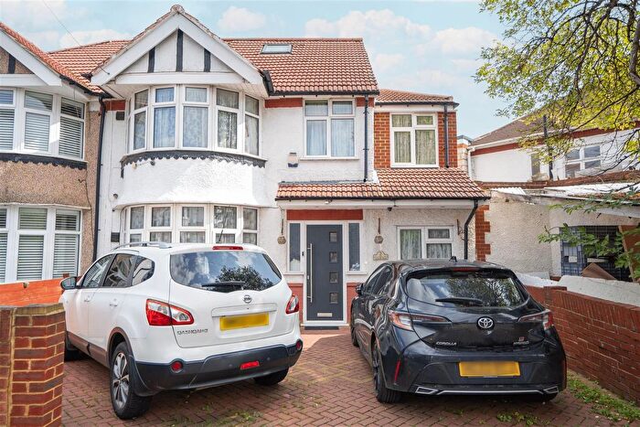 5 Bedroom Semi-Detached House To Rent In Adelaide Road, Heston, Hounslow, TW5