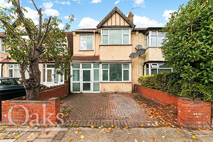 3 Bedroom Semi Detached House For Sale In Streatham Vale, Streatham Vale, SW16
