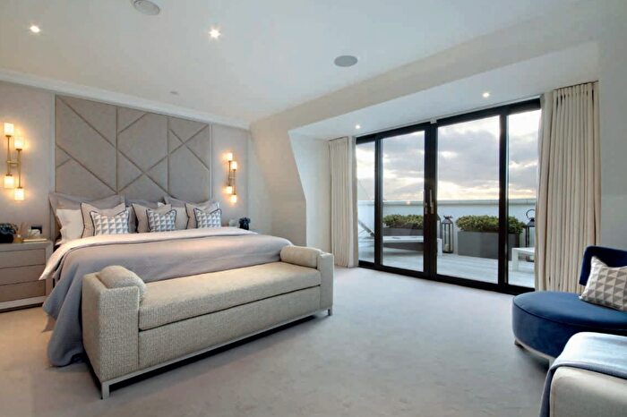 5 Bedroom Terraced House To Rent In Stevenage Road, London, SW6