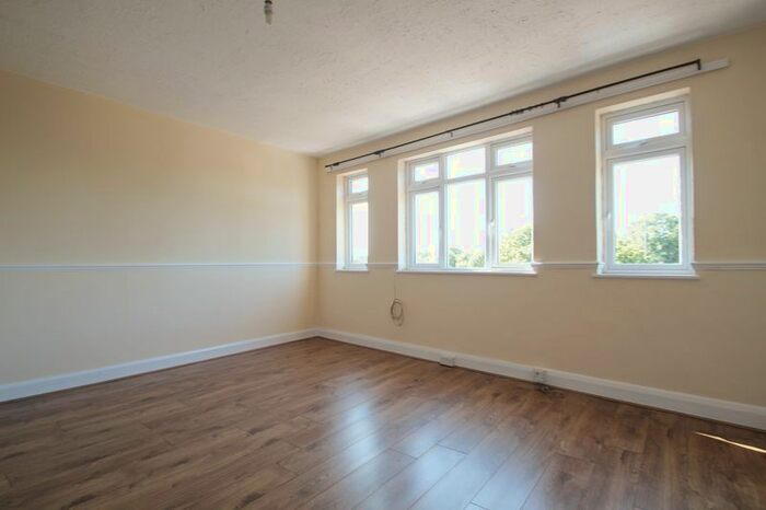 1 Bedroom Flat To Rent In Lingfield Crescent, London, SE9