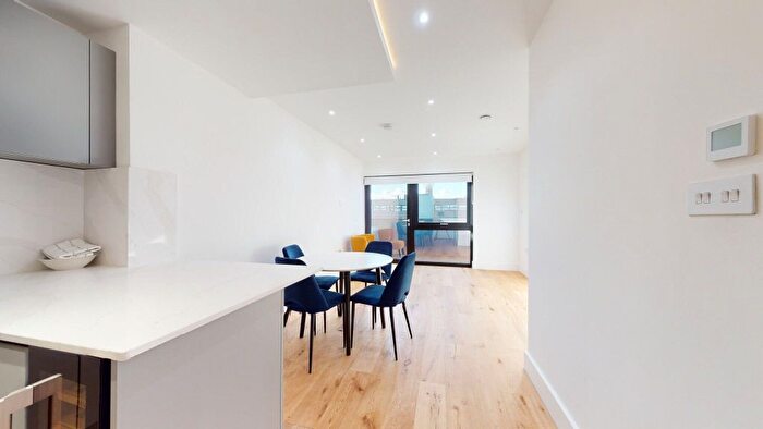 1 Bedroom Flat To Rent In New Horizons Court, Brentford, TW8