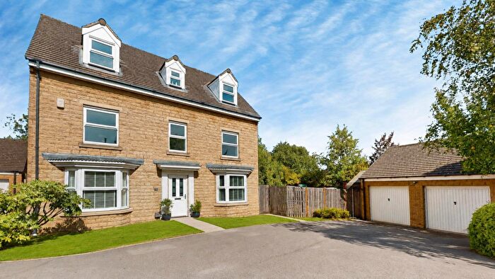 5 Bedroom Detached House For Sale In Aspen Grove, Northowram, Halifax, HX3
