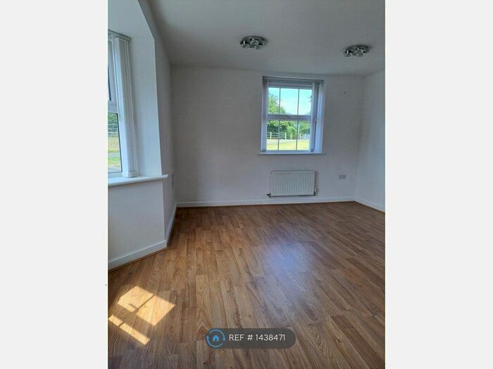 2 Bedroom Flat To Rent In Blue Lake Gardens, Warrington, WA5