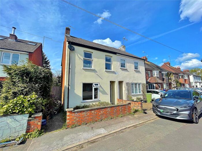 2 Bedroom Semi-Detached House To Rent In South Street, Farnborough, Hampshire, GU14