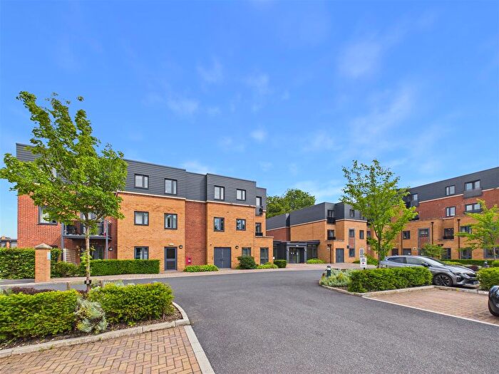 1 Bedroom Flat For Sale In Field Close, Cottingham, HU16
