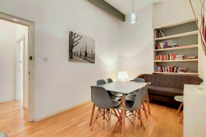 2 Bedroom Flat To Rent In Hatton Wall, Clerkenwell, London, EC1N