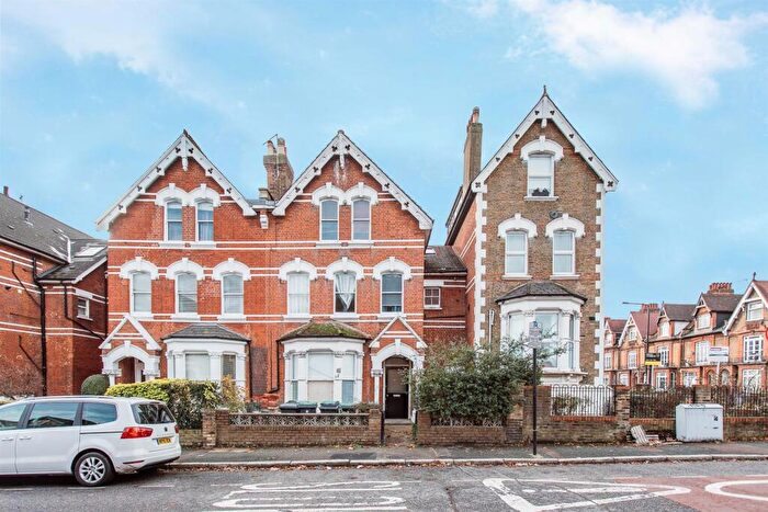 2 Bedroom Flat To Rent In Victoria Road, Stroud Green, N4