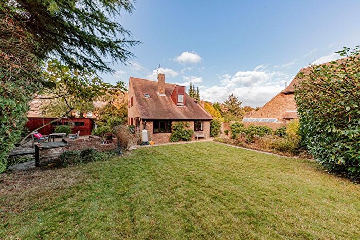 3 Bedroom Detached House For Sale In The Street, Newnham, ME9