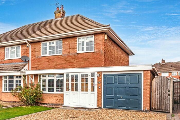 3 Bedroom Semi Detached House For Sale In Woodcote Ave, Nuneaton, CV11