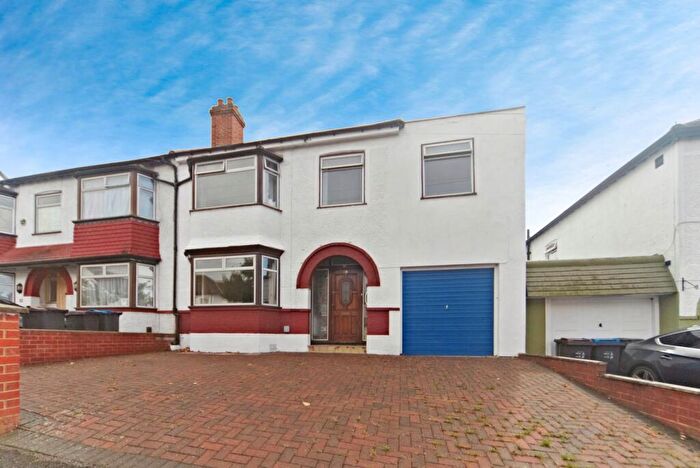 4 Bedroom Semi-Detached House For Sale In Florida Road, Thornton Heath, CR7