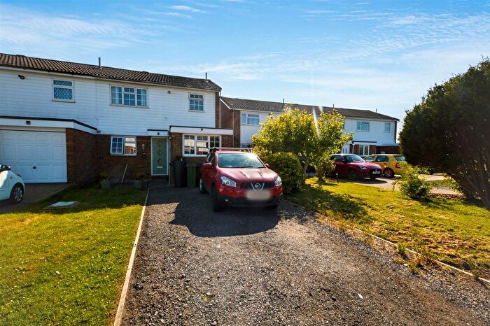 4 Bedroom Semi-Detached House To Rent In Collier Close, Eastbourne, BN22